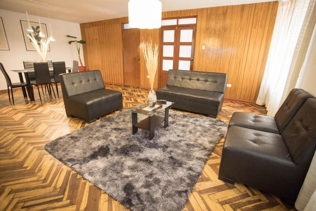 Beautiful two floor, 3 bedroom apartment - 1