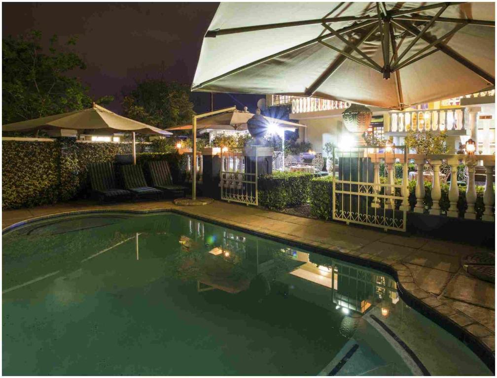 De Ark Guest House - Lydenburg スイミングプール