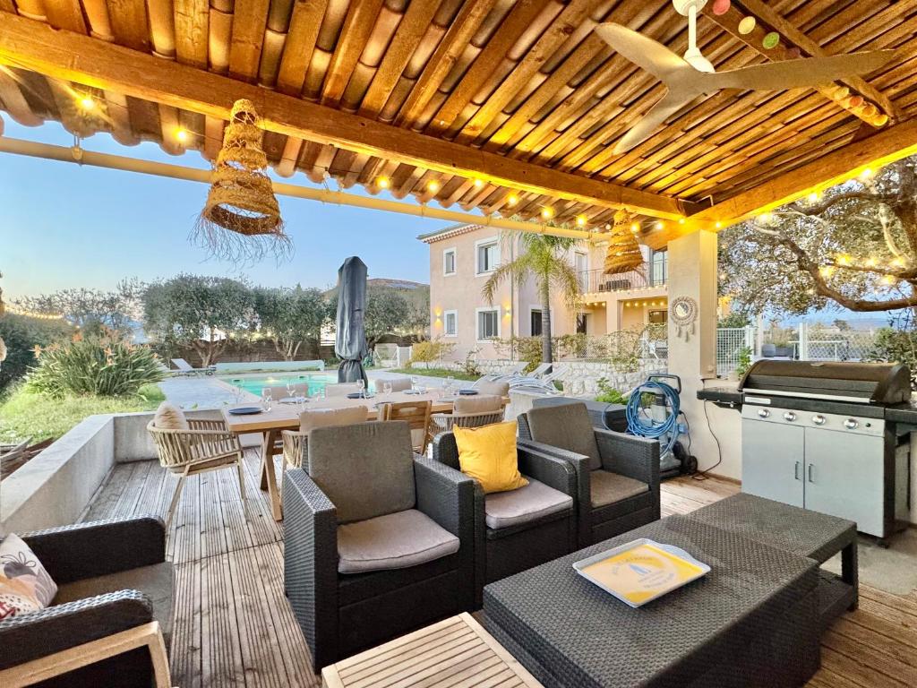 Villa SYAGRUS - Easy Home Booking - 3