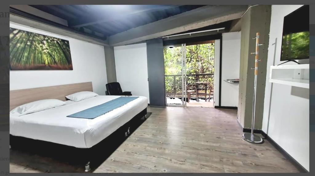 Carriqui Garden Hotel - 3