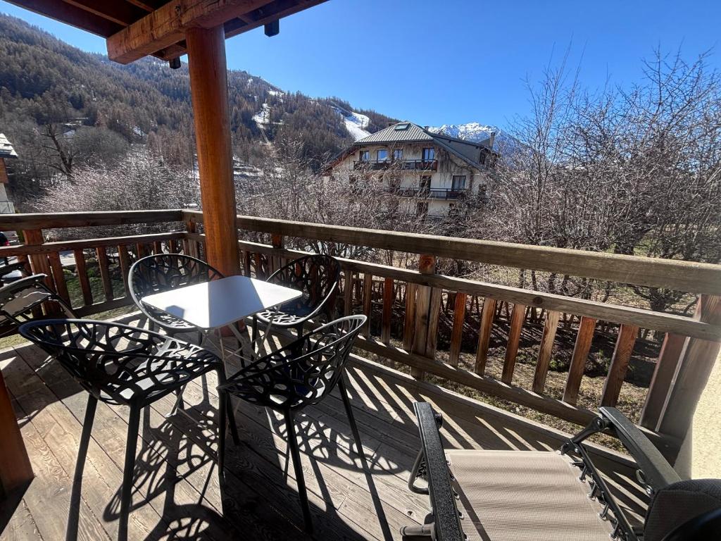 T3 SERRE CHEVALIER à 5 minutes à pied PISTES SKI et COMMERCES - 2