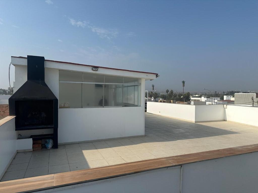 Oceanfront Grill Terrace 3rd Floor Apartment - 4