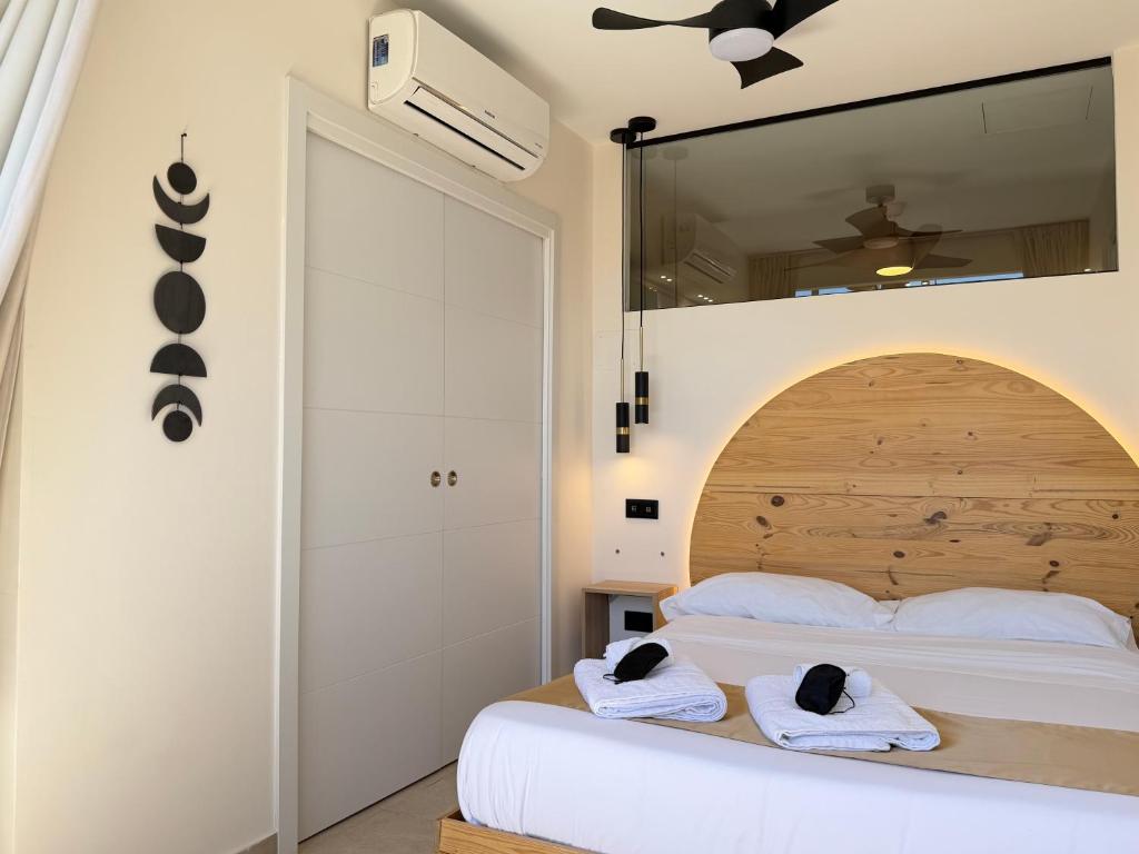 ZELUN Suite Torremolinos Center - 2