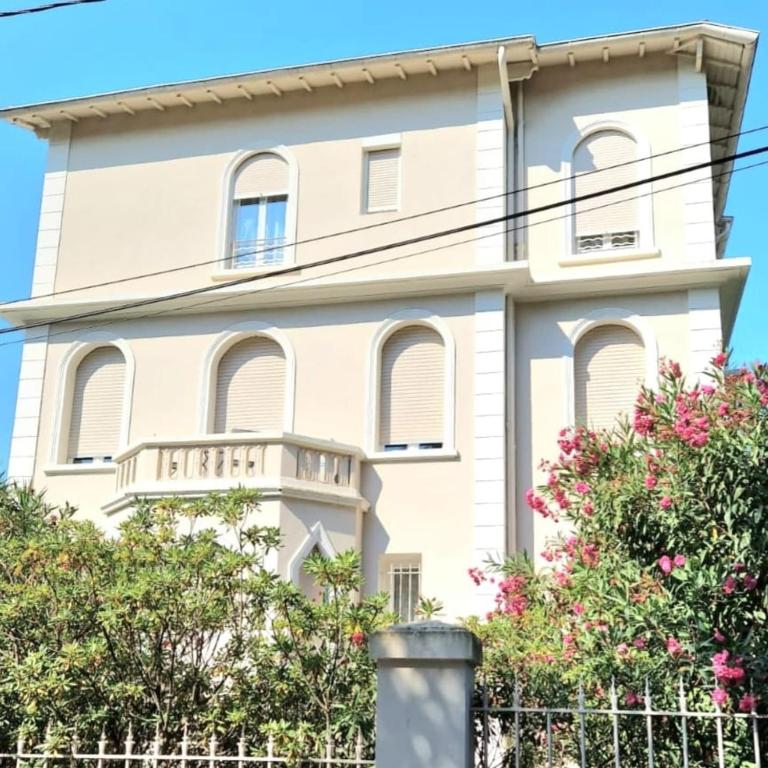 Élégant 2P dans villa bourgeoise années 30 proche Croisette - 1