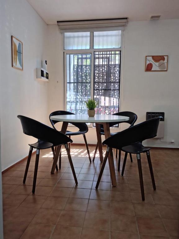 Casa Mendoza Centro - Suite Moderna y Entrada Autónoma - 3