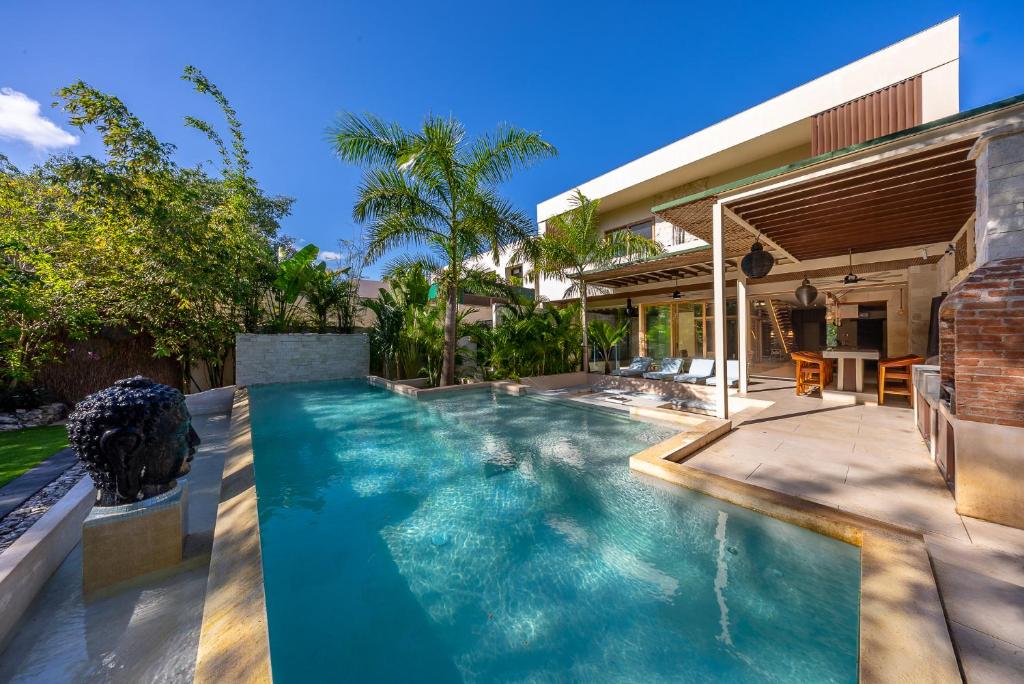 Luxury Villa with Private Pool in Playacar - 5