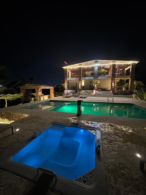 Nido Tangara - Finca Boutique Piscina y Vista - Pereira, Colombia - 2