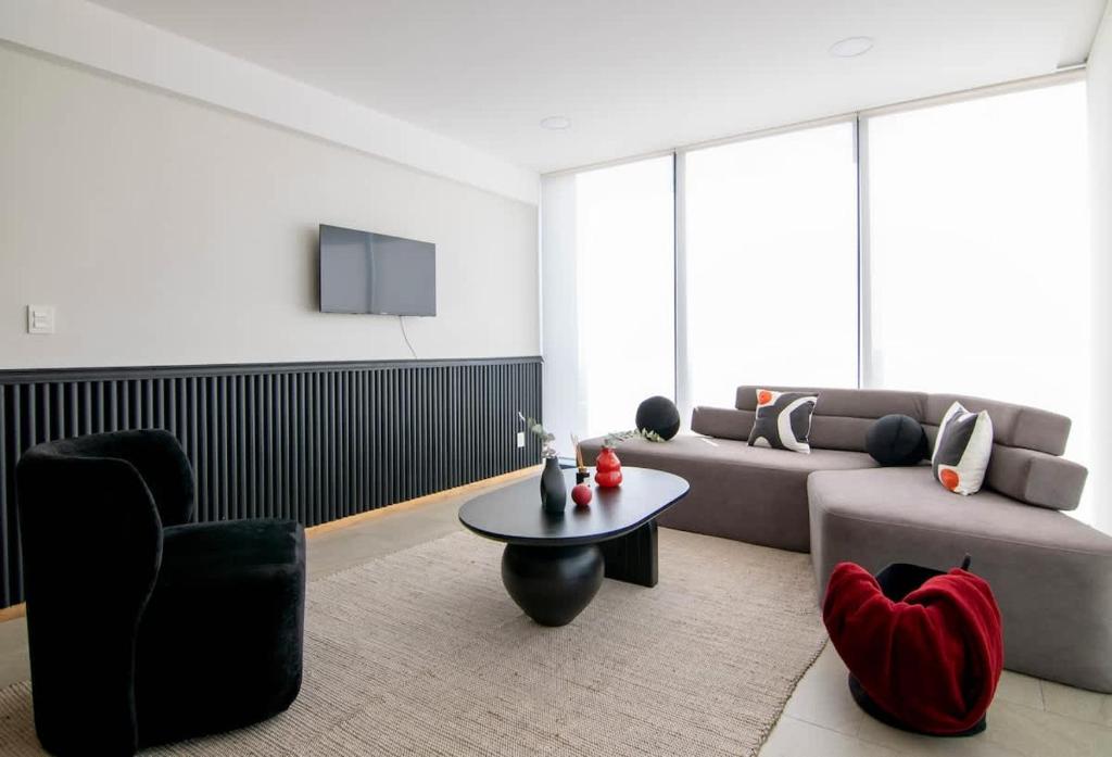 SANTA FE Red Beautiful Apartment! - 2