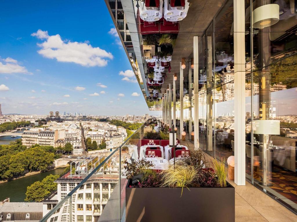 Restaurant, SO/ Paris Hotel in Paris