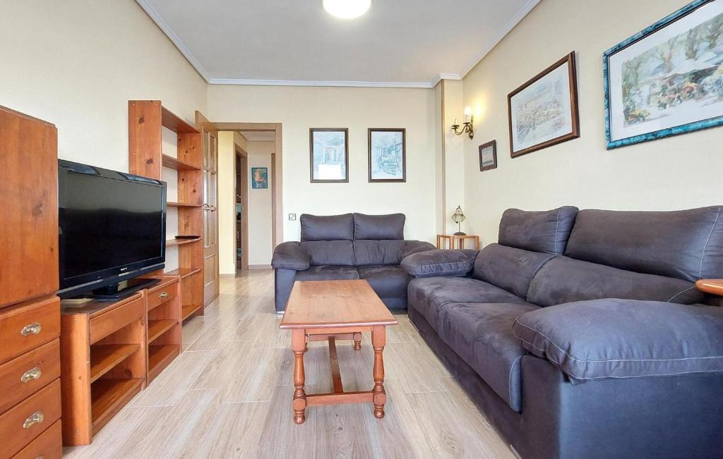 3 Bedroom Beautiful Apartment In Gandía - 3