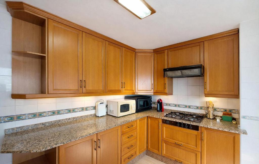 3 Bedroom Beautiful Apartment In Gandía - 4