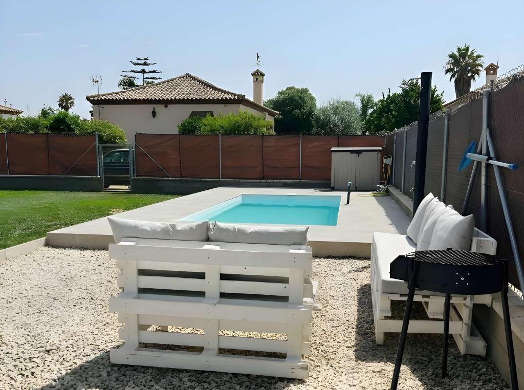 Casa Privada con Jardin Barbacoa y Piscina privada solo familias - 1
