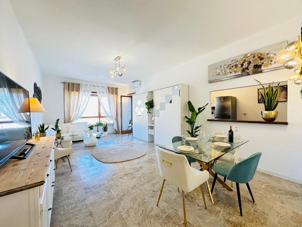 Trastevere Lulus Home - 1