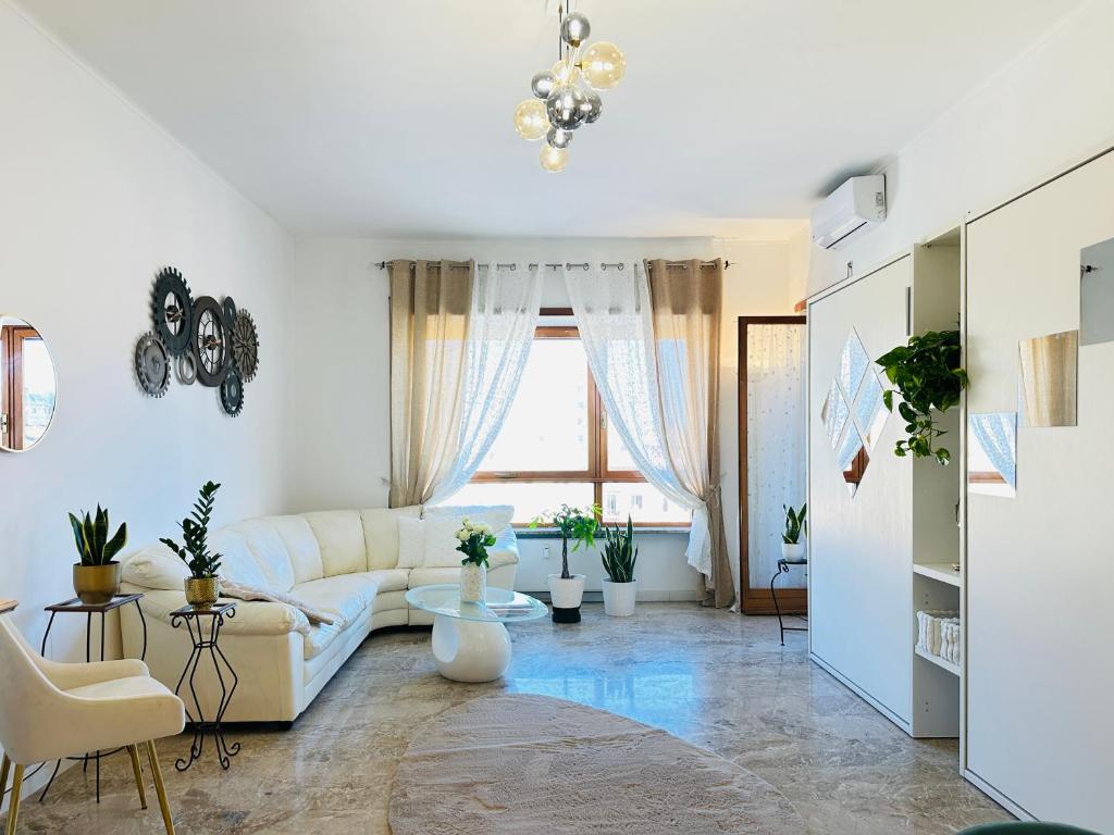 Trastevere Lulus Home - 2