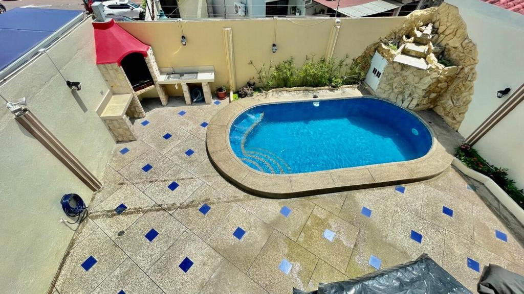 House with pool in private area - 3