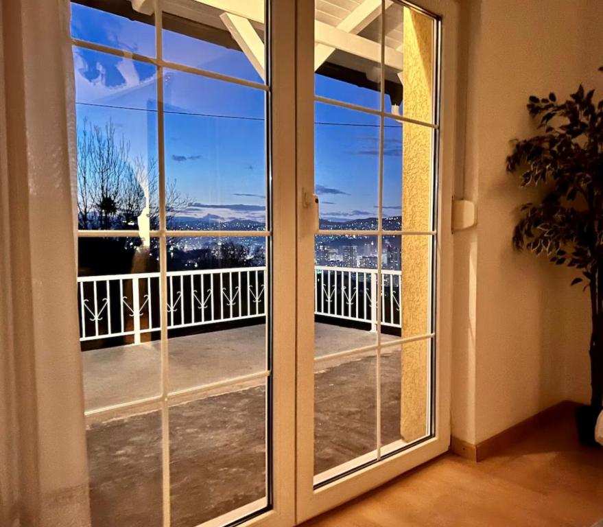 Entire House with THE BEST View and Garage - 2