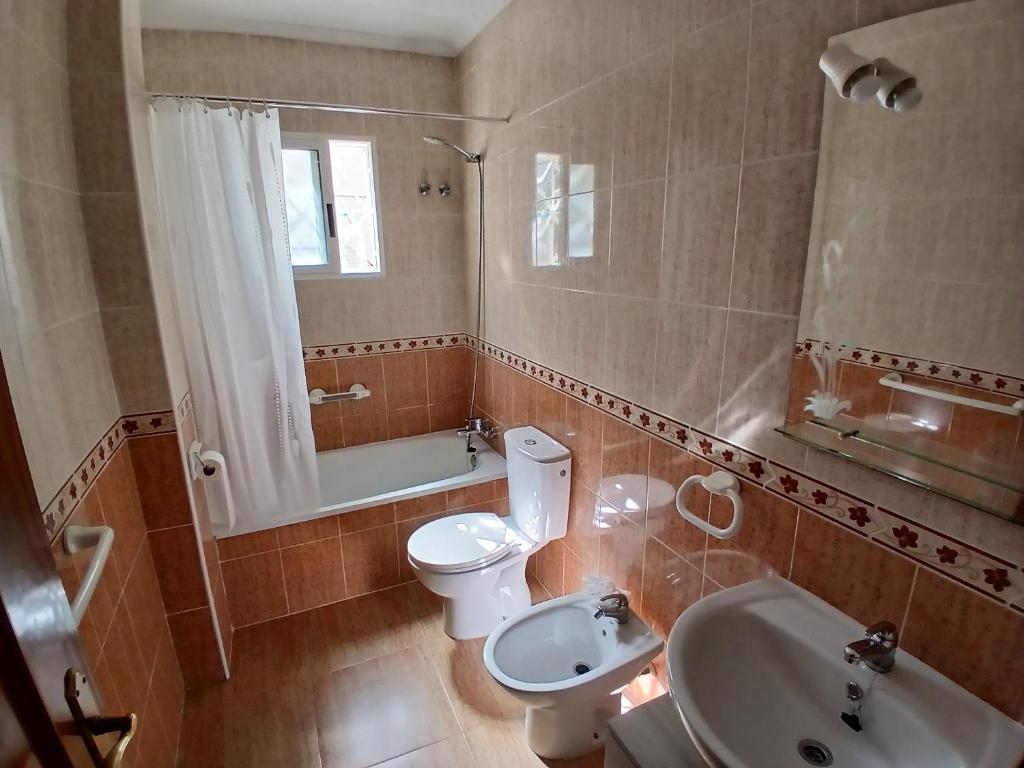 Solarium, pool & views in Playa Flamenca - 3