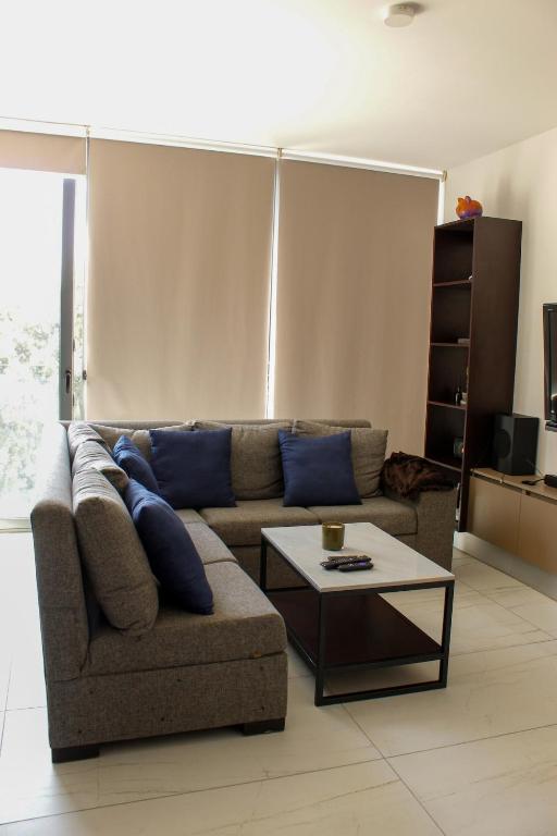 Luxury Apartment Near Akron Pool Gym & Rooftop - 1