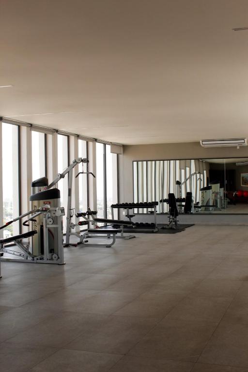 Luxury Apartment Near Akron Pool Gym & Rooftop - 2