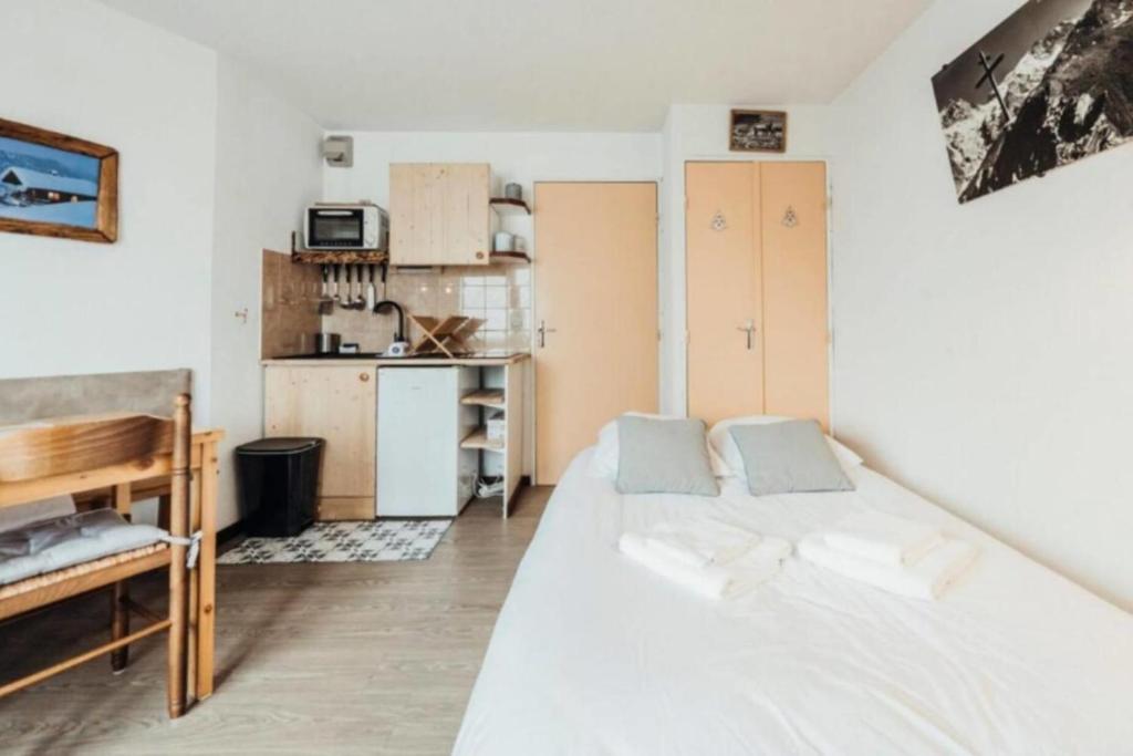 Studio with balcony parking and ski storage - 4