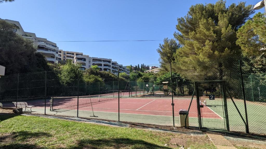 Studio avec Terrasse - Piscine - Tennis - Gardien - 3