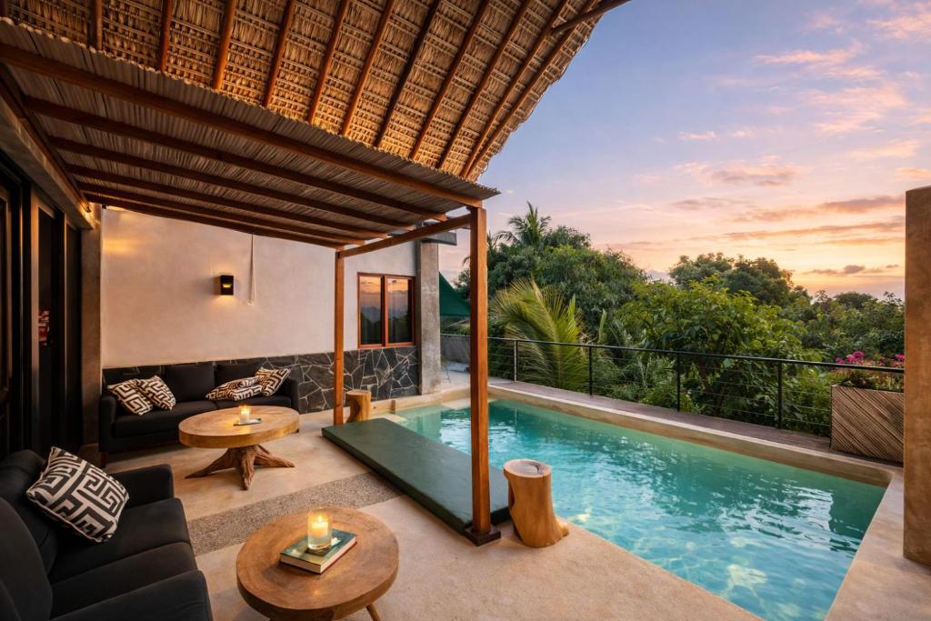 Casa Moorea - Steps to Beach - 1