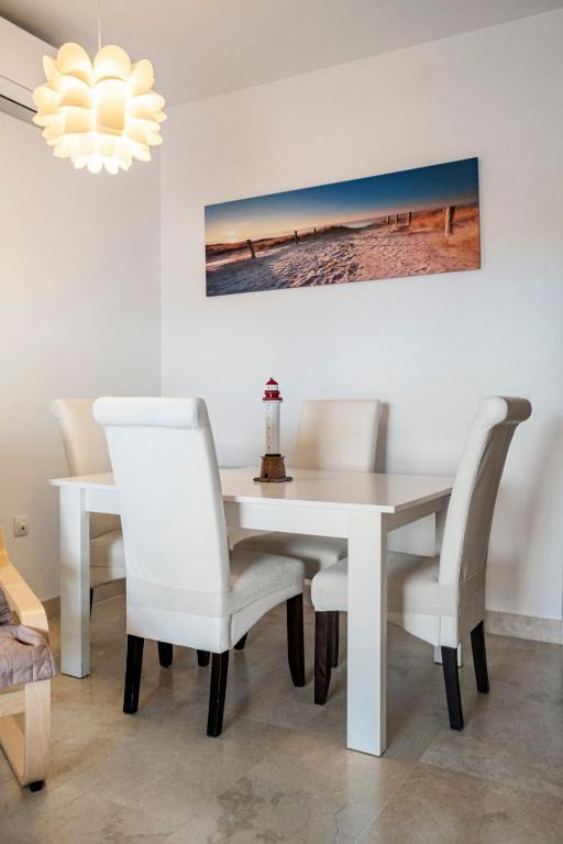 Benalmádena, apartamento con piscina y pista de pádel - 4