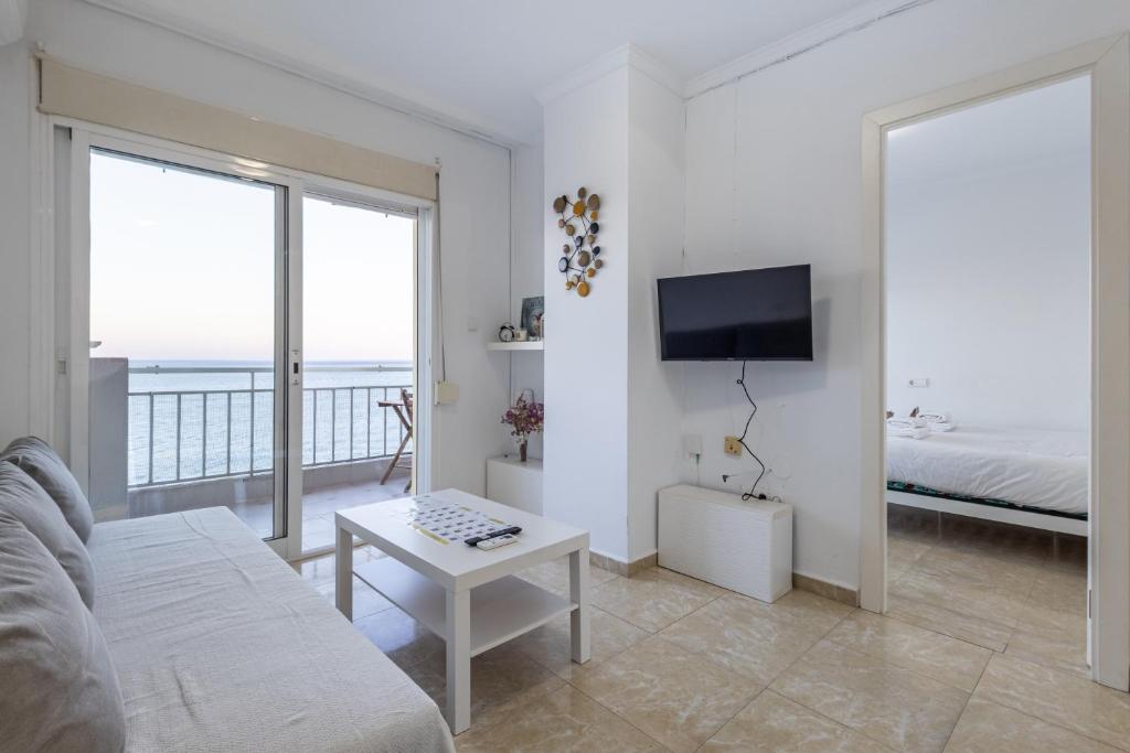 AA Guest - Sky Center BeachFront Sea Views Eco Apartment - 1