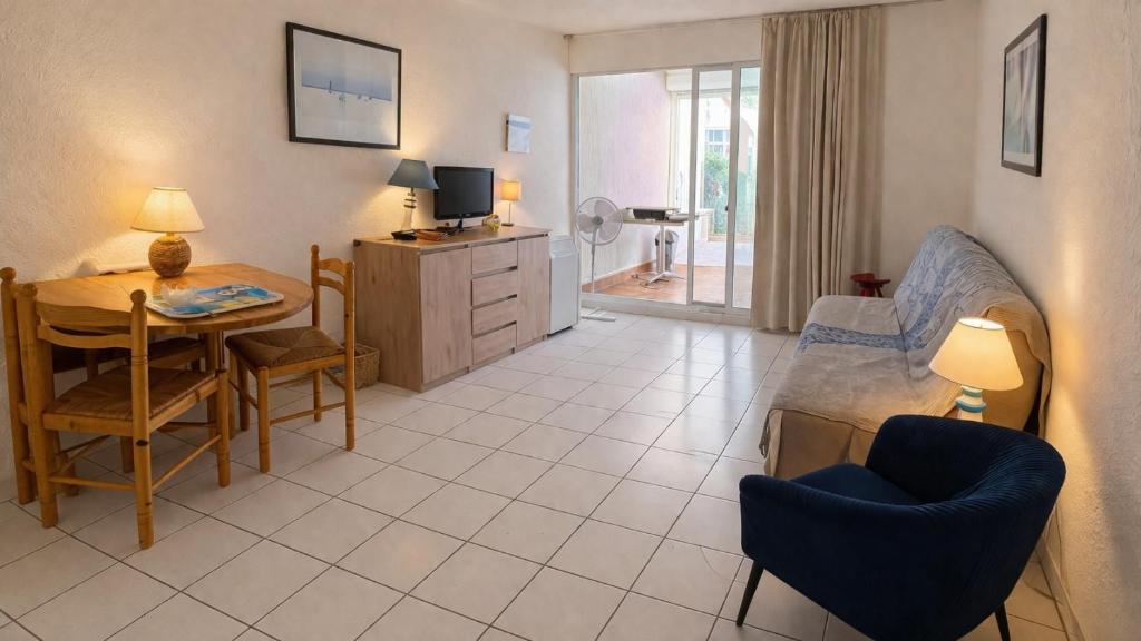 Grand F2 40 m2 Centre Port, Loggia 5m2, Vue jardin, Belle Terrasse, Parking privé - 2