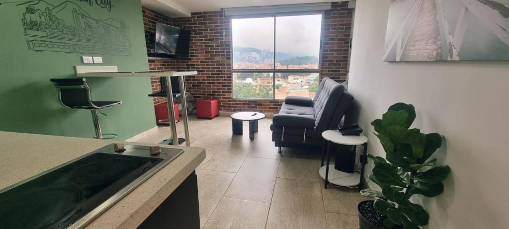 Cold AC-King Bed-Fast Wi-Fi-Medellin Paradise - 3