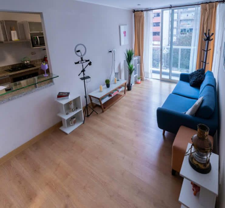 Luxe 2BR Pool & Gym in Miraflores - 4