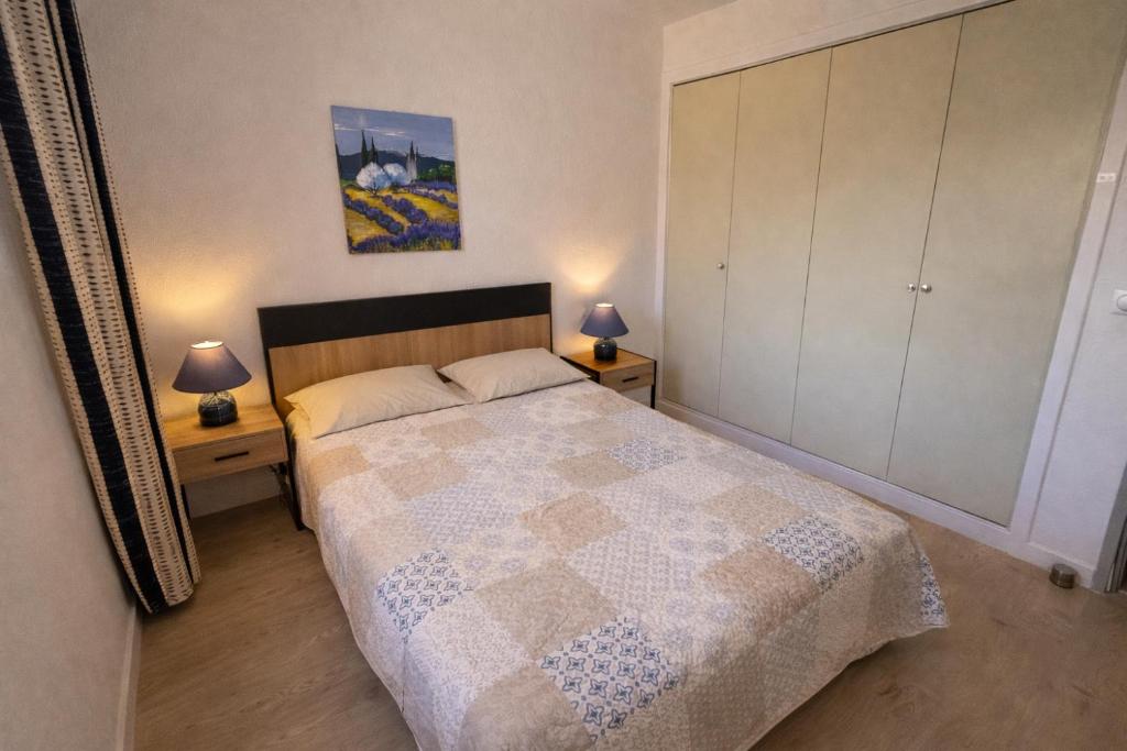 Grand F2 40 m2 Centre Port, Loggia 5m2, Vue jardin, Belle Terrasse, Parking privé - 5