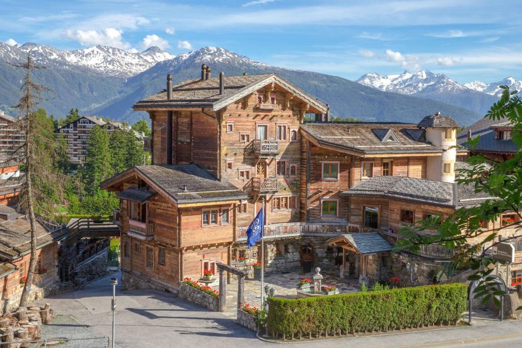 Hostellerie du Pas de l'Ours "Relais et Châteaux" - 2