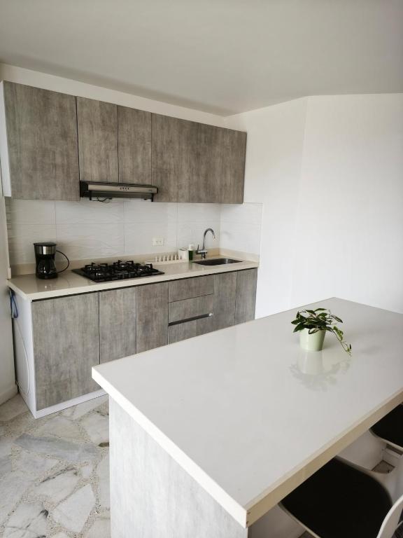 Hermoso Apartamento - Cerca Clinica Imbanaco - 5