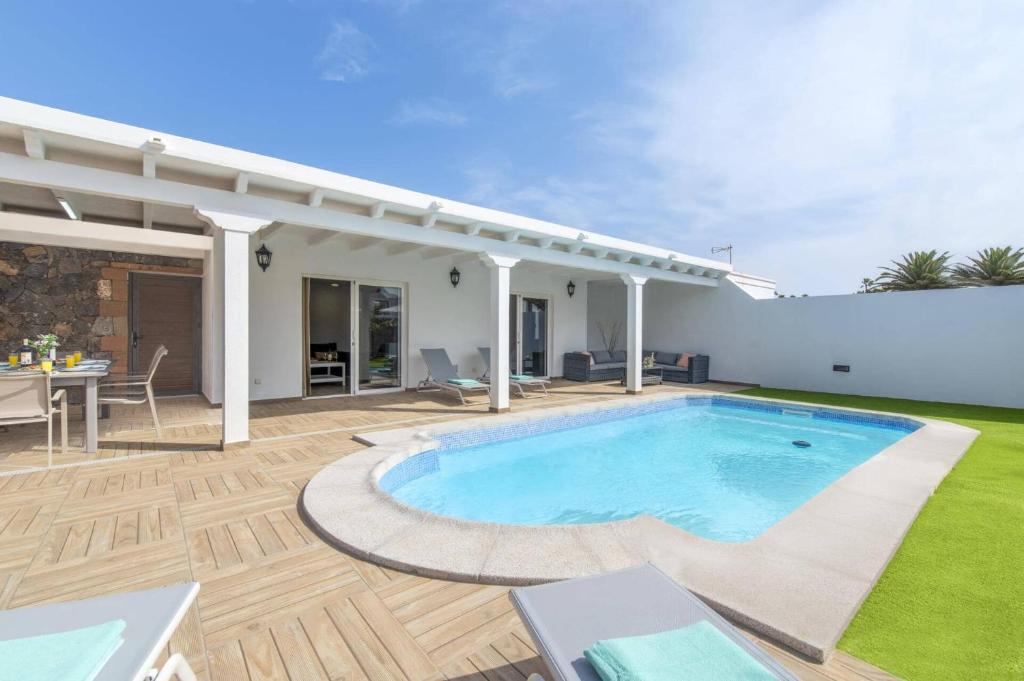 Villa Santana by Villa Plus - 2