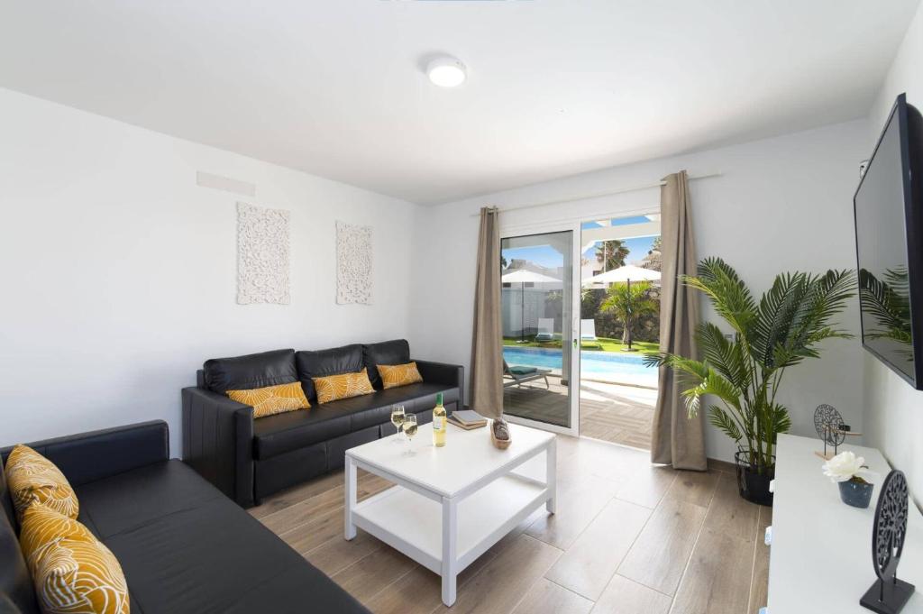Villa Santana by Villa Plus - 4