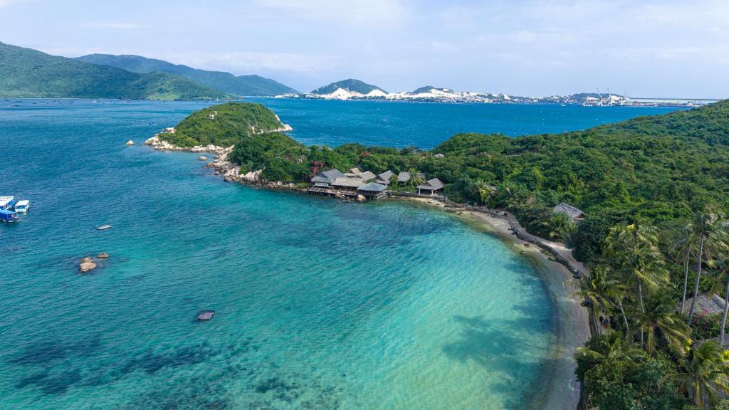 Whale Island Resort