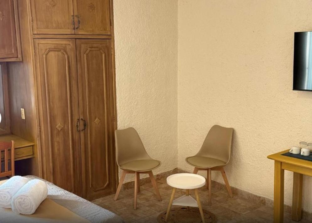 Deluxe Double Suite with Private Oceanfront Feel - 4