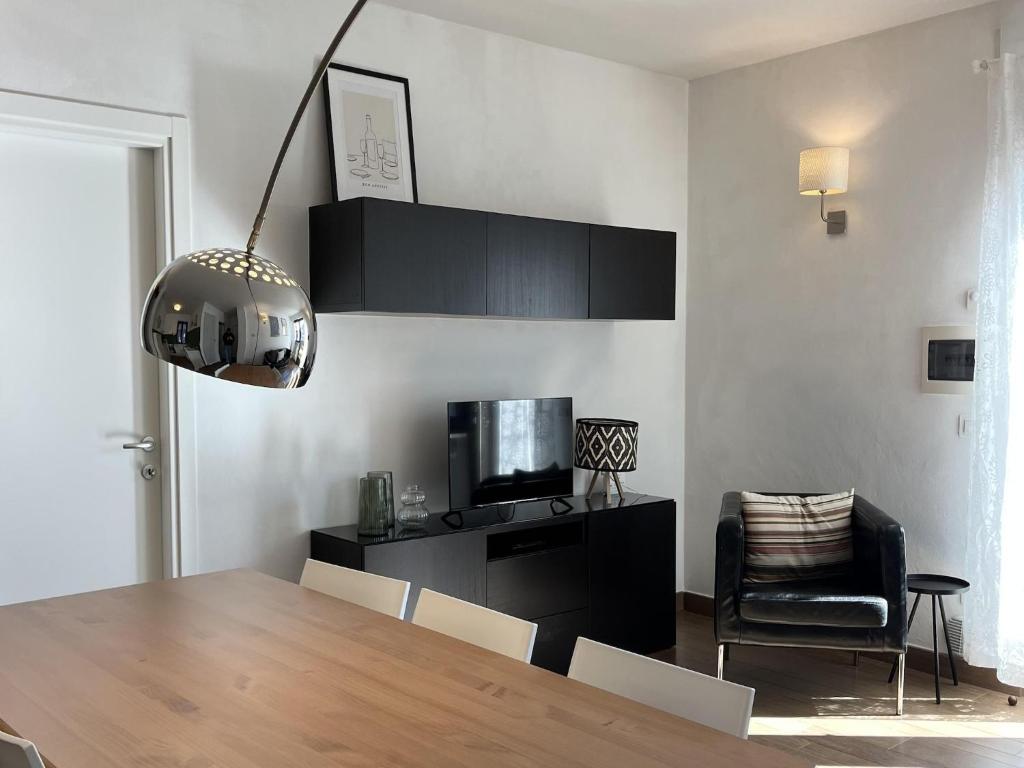 Panoramic Lakefront Apartment for 5 - 5