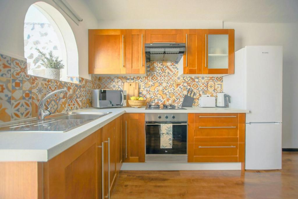 Boutique Home In Old Canarian Winery, Lanzarote - 4