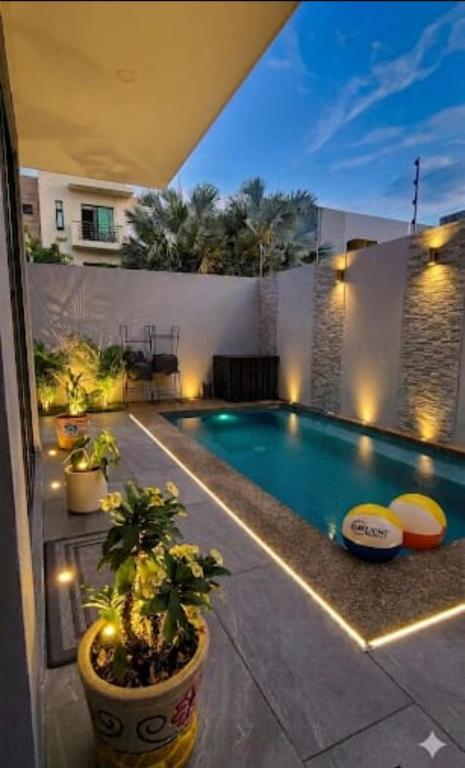 Casa Bella 6-bedrooms Pool Vacation Home 18 guests - 1