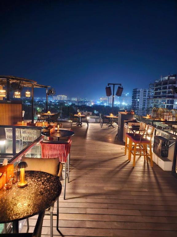 Exterior view, Comfort Hotel Vista in Lucknow