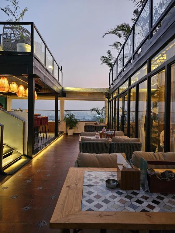 Restaurant, Comfort Hotel Vista in Lucknow
