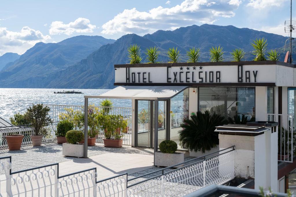 Hotel Excelsior Bay - 1