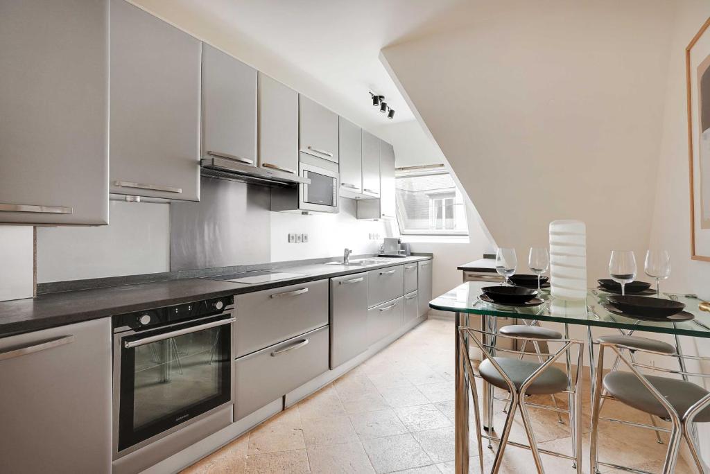 Sumptuous Apartment - 4CH 8P - Champs ElysÃ©ees - 4