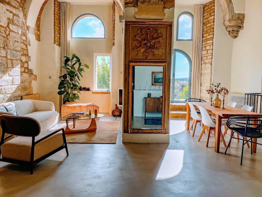 Maison de luxe au coeur du village de Gordes avec bassin intérieur - 3