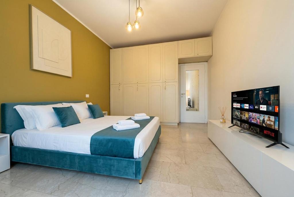 Spacious Modern Apt AC Close to Metro - 2