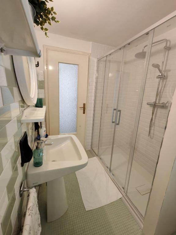 Viserba Sea Villa with Balcony - Il Lupo Affitta - 3