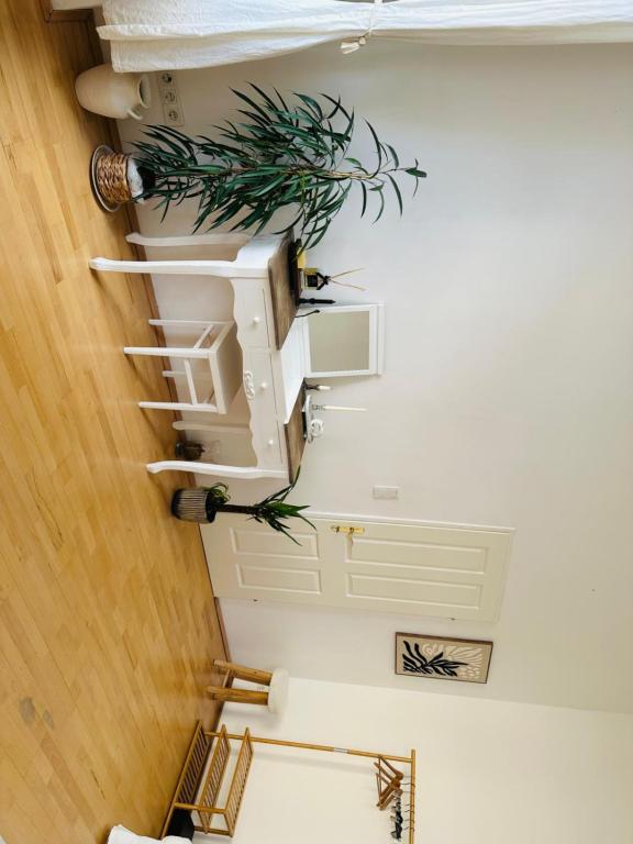 Modern 2-Bedroom Apartment with Living Room, 15 Minutes to Vienna City Center by Metro - 5