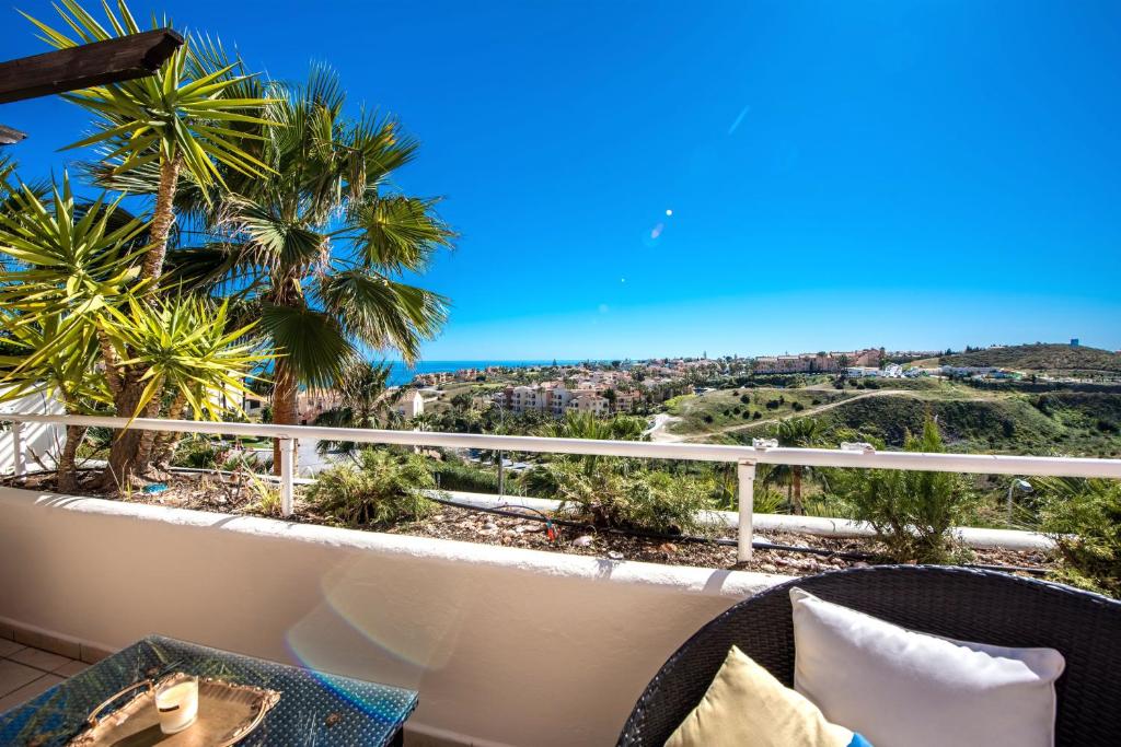 Malibu Mansions Condo 1 by Rafleys photo